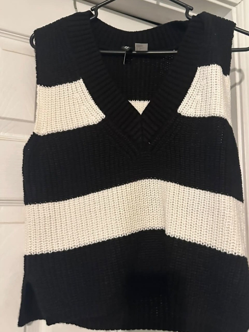 Black & White Striped V-Neck Knit Sweater Vest